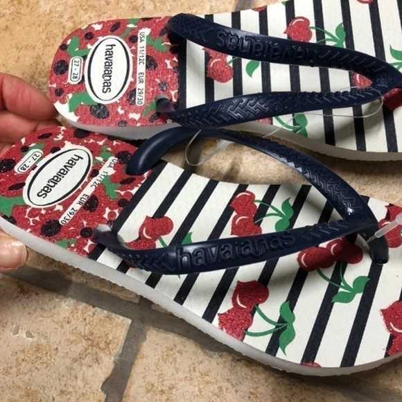 NWT Cherry Havaianas Sandals Slippers - Picture 3 of 3